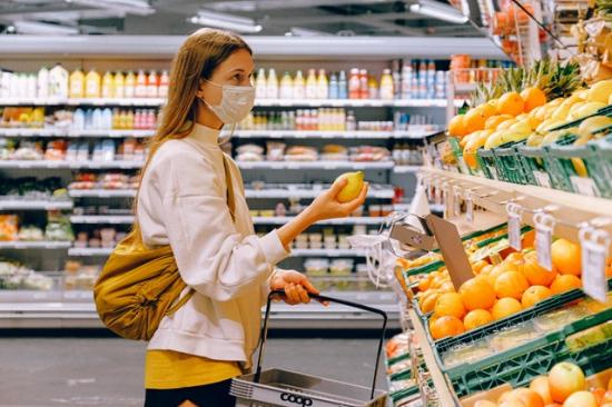 woman-in-yellow-tshirt-and-beige-jacket-holding-a-fruit-3962285 woman-in-yellow-tshirt-and-beige-jacket-holding-a-fruit-3962285